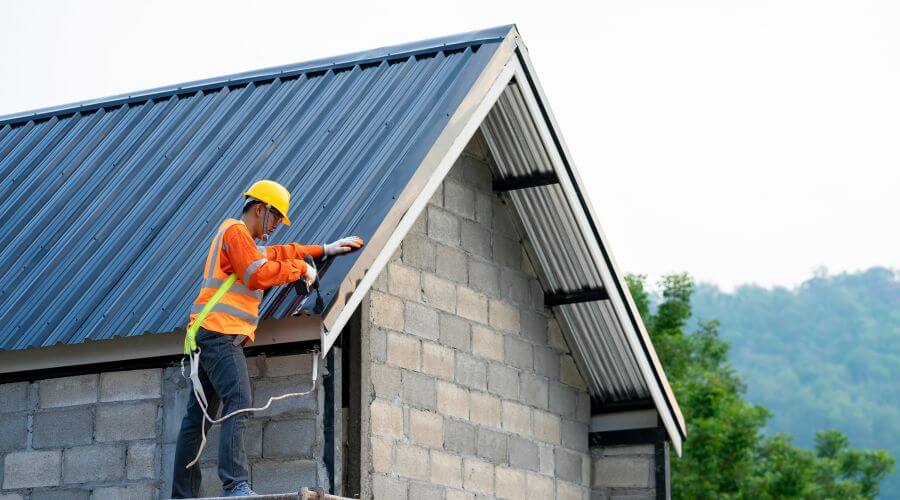 Professional gutter cleaning in Jeffrey, WV